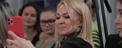 Яна Рудковская - Иосиф Пригожин - Филипп Киркоров - Валентин Юдашкин - Рудковская и Плющенко окрестили сына Арсения и опубликовали видео в соцсетях - runews24.ru