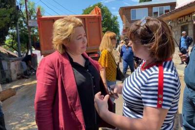 Янина Павленко - Ялта: ситуация на затопленных улицах Кривошты-Вергасова стабилизируется - crimea.mk.ru