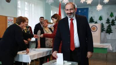 Роберт Кочарян - Никола Пашинян - Выборы в Армении: партии Пашиняна и Кочаряна идут практически вровень - golos-ameriki.ru - Азербайджан