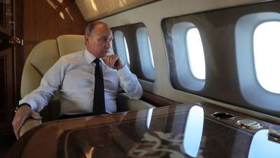 Владимир Путин - Джо Байден - Путина показали за работой на борту президентского лайнера - gazeta.ru - Женева