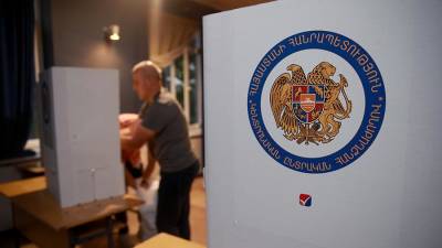 Роберт Кочарян - Никола Пашинян - В Армении завершились досрочные парламентские выборы - iz.ru