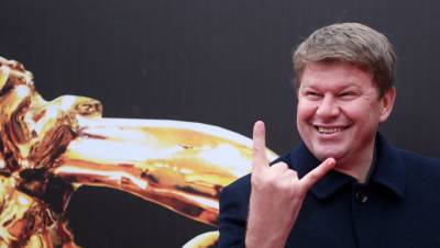 Ольга Бузова - Василий Уткин - Дмитрий Губерниев - Губерниев пообещал подарить Уткину палки для скандинавской ходьбы - gazeta.ru
