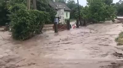 На Буковине в результате непогоды подтоплено 17 сел, повреждены мосты и дороги - vchaspik.ua