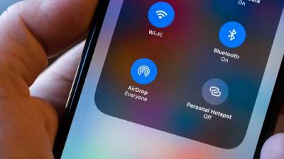 "Странное" название беспроводной сети ломает Wi-Fi на iPhone - vesti.ru - Twitter