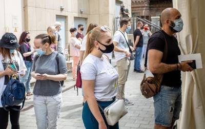 Вакцинации ожидают почти 720 тысяч украинцев - korrespondent.net