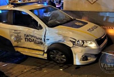 Во Львове внедорожник сбил полицейское авто, сопровождавшее младенца в больницу - kp.ua - Львов - Львовская обл.