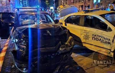 Во Львове в ДТП попали патрульные, сопровождавшие ребенка в больницу - korrespondent.net - Львов