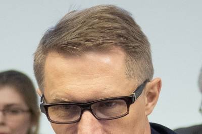 Михаил Мурашко - Мурашко призвал к ревакцинации от коронавируса переболевших и привившихся - mk.ru - Москва - Санкт-Петербург