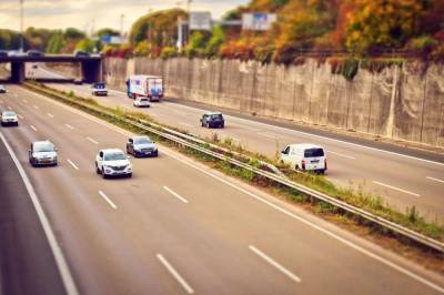 В 2025 году сдавать на права можно будет в машинах с беспилотными устройствами – Учительская газета - ug.ru