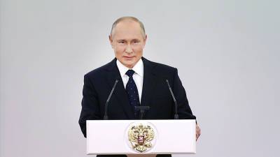 Владимир Путин - Путин: самый жесткий удар пандемии Россия отбила - tvc.ru