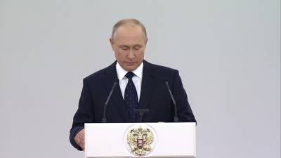 Владимир Путин - Путин: в условиях пандемии Госдума функционировала без пауз - vesti.ru