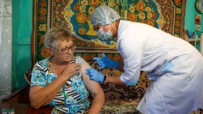 Владимир Путин - Дмитрий Песков - «Вакцинация и ревакцинация неизбежны»: в Кремле ситуацию с COVID назвали тяжелой - 5-tv.ru - Россия