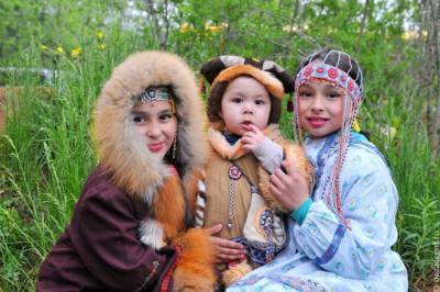 Магаданские эвены отметили национальный Новый год обрядом и танцем - nazaccent.ru - Магадан