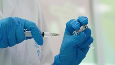 Андрей Чибис - В Мурманской области введут обязательную вакцинацию для ряда работников - iz.ru - Мурманская обл.