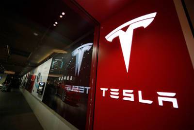 Страх перед катастрофой заставил инвесторов надавить на Tesla и Facebook - lenta.ru