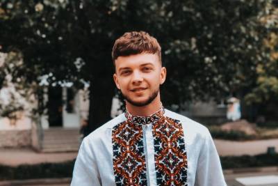 Сергей Лазановский - Победитель «Голосу країни» Лазановский засветил всю свою семью и ошарашил кадрами с плачущей мамой: "Когда все вместе..." - sport.politeka.net