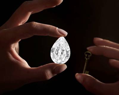 Аукцион Sotheby's сможет продать редкий 100-каратный бриллиант за криптовалюту - lenta.ua - Англия - Гонконг
