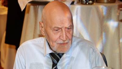 Николай Дроздов - «Чувствую себя лет на 35»: Николай Дроздов отметил свое 84-летние в больнице - 5-tv.ru