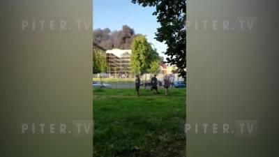 Спасателям удалось локализовать пожар в трансформаторной подстанции возле ТЦ "Аквилон" - piter.tv - Санкт-Петербург - р-н Выборгский