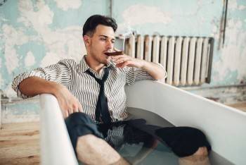 Что ж вы так убиваетесь? Ковид заметно ухудшил статистику самоубийств - vologda-poisk.ru