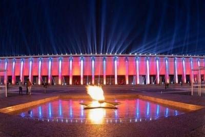 Борис Ельцин - «Лучи победы» осветили небо над Новосибирском в ночь на 22 июня - novos.mk.ru - Новосибирск