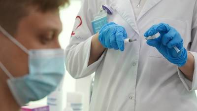 Александр Гинцбург - Гинцбург отметил важность ревакцинации для защиты от индийского штамма - iz.ru