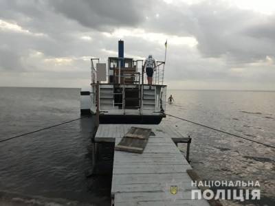 Неудачная прогулка: в Кирилловке катер с туристами начало относить в открытое море - narodna-pravda.ua - Запорожская обл. - Мелитополь