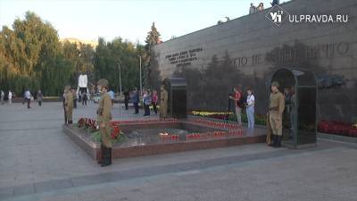 Алексей Русских - В Ульяновске зажгли «Свечи памяти» - ulpravda.ru - Ульяновск