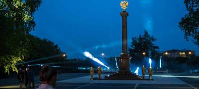 «Лучи Победы» прорвались сквозь дым в небо Петрозаводска (ФОТО и ВИДЕО) - stolicaonego.ru - Севастополь - Петрозаводск - республика Карелия