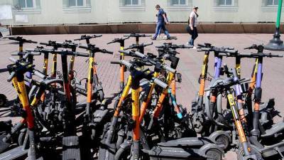 «Сдали нервы»: прохожий избил водителя электросамоката на юго-западе Москвы - vm.ru - Москва