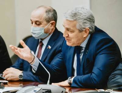 Леонид Огуль - Госдума приняла в первом чтении законопроект, разрешающий использовать для лечения детей эффективные "взрослые" препараты - astrakhanfm.ru