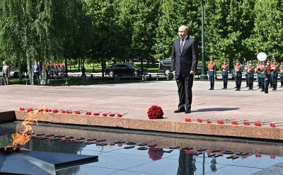 В.Путин - Возложение цветов к Могиле Неизвестного Солдата - kremlin.ru