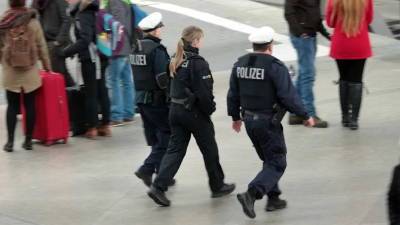 В Мюнхене проситель убежища набросился на полицейских с гитарой - germania.one - Берлин