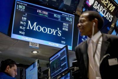Moody’s: рынок акций США может упасть на 20% из-за ужесточения политики ФРС - smartmoney.one - Reuters