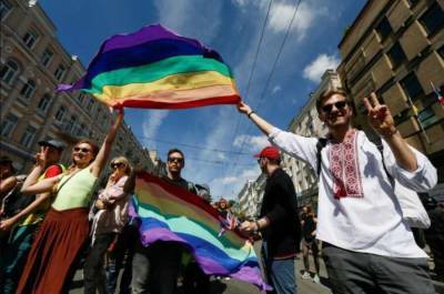 В знак протеста против насилия в отношении ЛГБТ-сообщества, активисты устроят под офисом президента рейв - news-front.info - Берлин