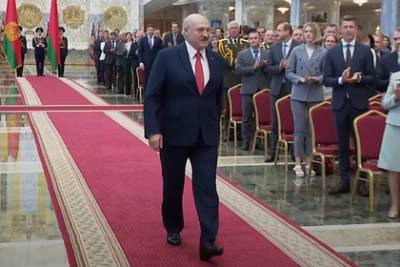 Александр Лукашенко - Фильм о «роскошной жизни» Лукашенко признали экстремистским - lenta.ru - Минск