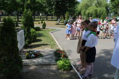 Ученики и педагоги Гимназии №9 имени Кириченко присоединились ко Всебелорусской минуте молчания - grodnonews.by - Гродно