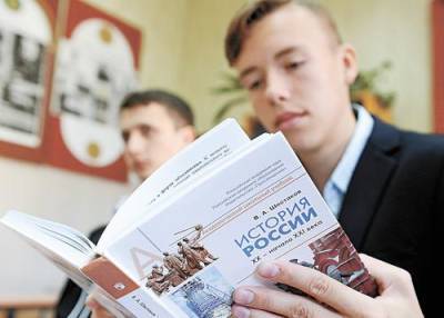 Сталин - «Учебники – о советских людях, сочинения – о русских»: историк Тамара Гузенкова о толковании в школе Великой Отечественной войны - argumenti.ru