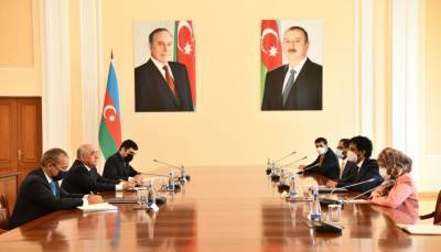 Али Асадов - Надир Насиров - Азербайджан и ОАЭ обсудили перспективы расширения торгово-экономических связей - trend.az - Эмираты - Азербайджан