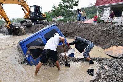 Число пострадавших от наводнения в Ялте вновь выросло - tvc.ru - Крым