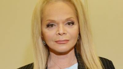 Лариса Долина - «Говорят, что заболела»: коллега Долиной отреагировала на слухи о недуге певицы - 5-tv.ru - Москва