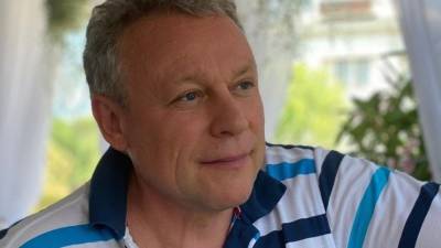 Валерий Тодоровский - Сергей Жигунов - «А вдруг эпидемия?» — столкнувшийся с наводнением в Ялте Жигунов стремительно возвращается домой - 5-tv.ru - Крым - Одесса