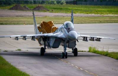 Воздушные силы ВСУ пополнились боевым истребителем - lenta.ua - Львов