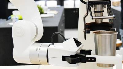 Опрос показал опасение россиян потерять работу из-за роботов - iz.ru