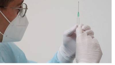 Социологи выяснили отношение россиян к обязательной вакцинации от COVID-19 - piter.tv