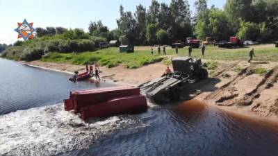 В Новополоцке спасатели возвели понтонный мост - belarus24.by - Новополоцк