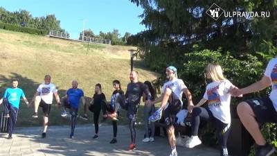 Руки выше, ноги шире. В Ульяновске возрождают проект «Зарядка с чемпионом» - ulpravda.ru - Новосибирск - Ульяновск - Ульяновская