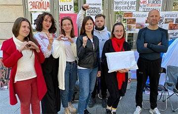 Станислав Шушкевич - Белорусы Варшавы, голодавшие в знак протеста под зданием Еврокомиссии, получили ответ на петицию - charter97.org - Минск - Варшава