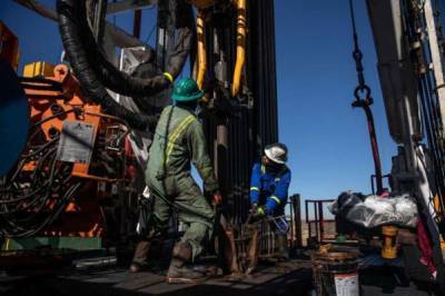 Игорь Юшков - Китай и сланцевики США разошлись по нефти: Пекин вручную сбивает котировки - eadaily.com - Twitter