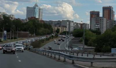 В Тюмени около моста на Профсоюзной произошла авария - nashgorod.ru - Тюмень
